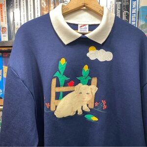 L. VINTAGE EMBROIDERED LITTLE PIG FARM COUNTRY CREWNECK JERZEES TAG